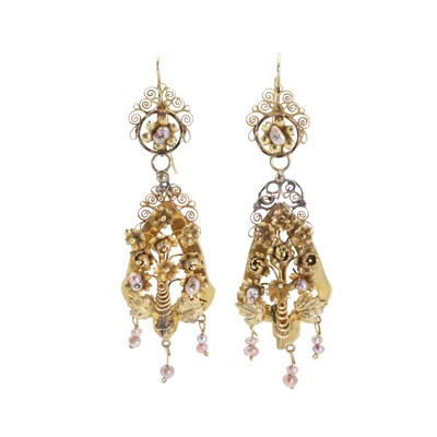 Lot 5 - A pair of early Victorian articulated drop earrings