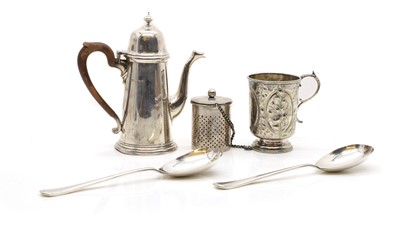 Lot 76 - A collection of silver items