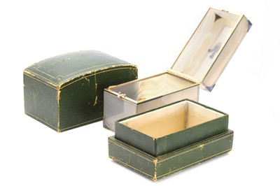 Lot 56 - An early 20th century agate, enamel and 18ct gold box, by Cartier