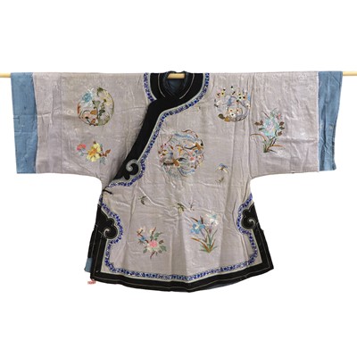 Lot 382 - A Chinese embroidered lady's robe