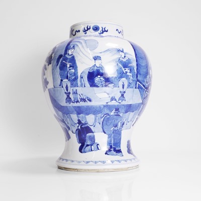 Lot 339 - A Chinese blue and white vase