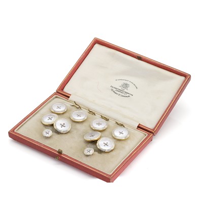 Lot 305 - An 18ct gold and mother of pearl dress stud set