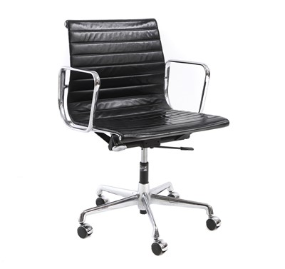 Lot 735 - An Eames 'EA117 Aluminium Group' desk chair