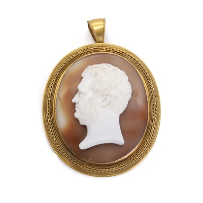 Lot 1022 - A Victorian shell cameo pendant