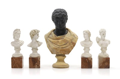 Lot 462 - A Grand Tour souvenir bust