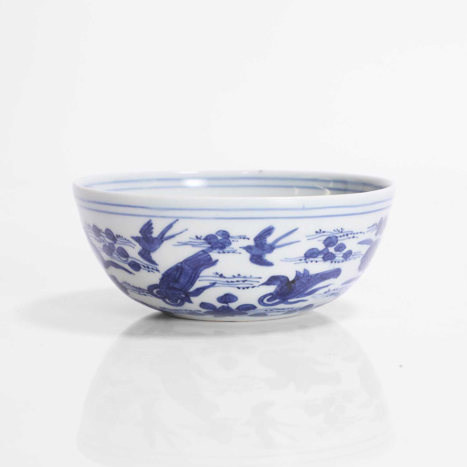 Lot 31 - A Chinese blue and white tea bowl