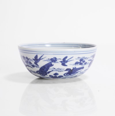 Lot A Chinese blue and white tea bowl