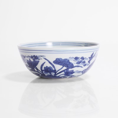 Lot 31 - A Chinese blue and white tea bowl