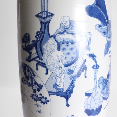 Lot 55 - A Chinese blue and white vase