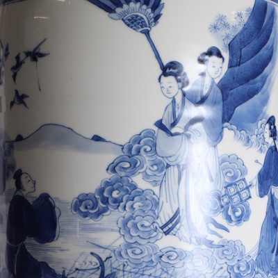 Lot 55 - A Chinese blue and white vase