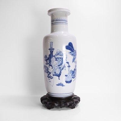 Lot 55 - A Chinese blue and white vase