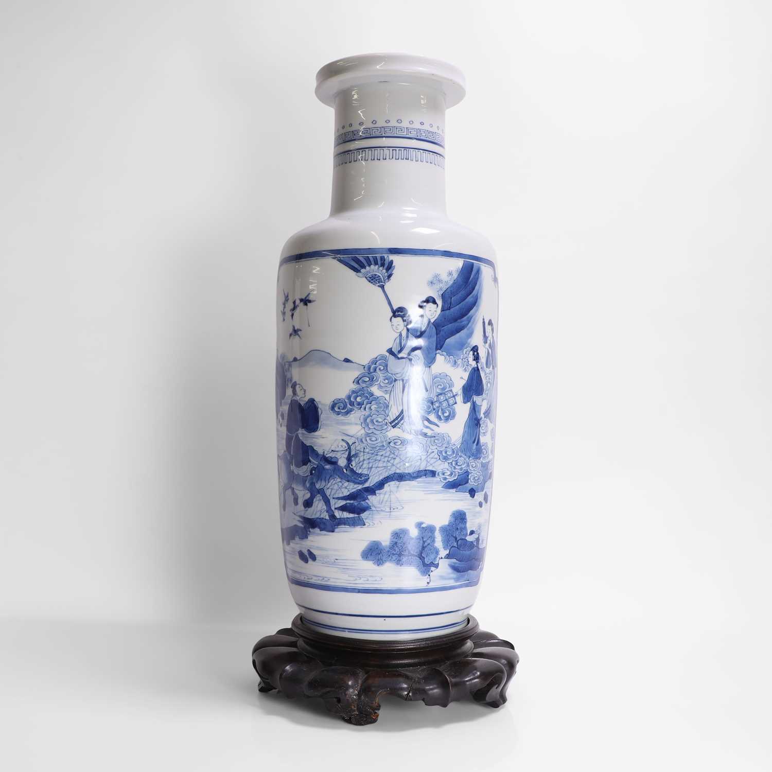 Lot 55 - A Chinese blue and white vase