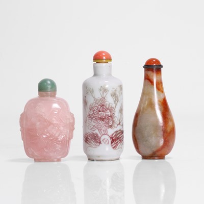 Lot 179 - A collection of three Chinese snuff bottles