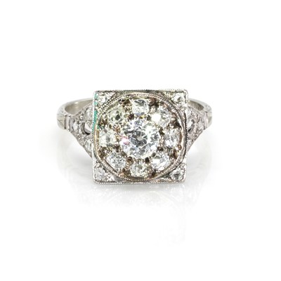 Lot 78 - A diamond square form cluster ring