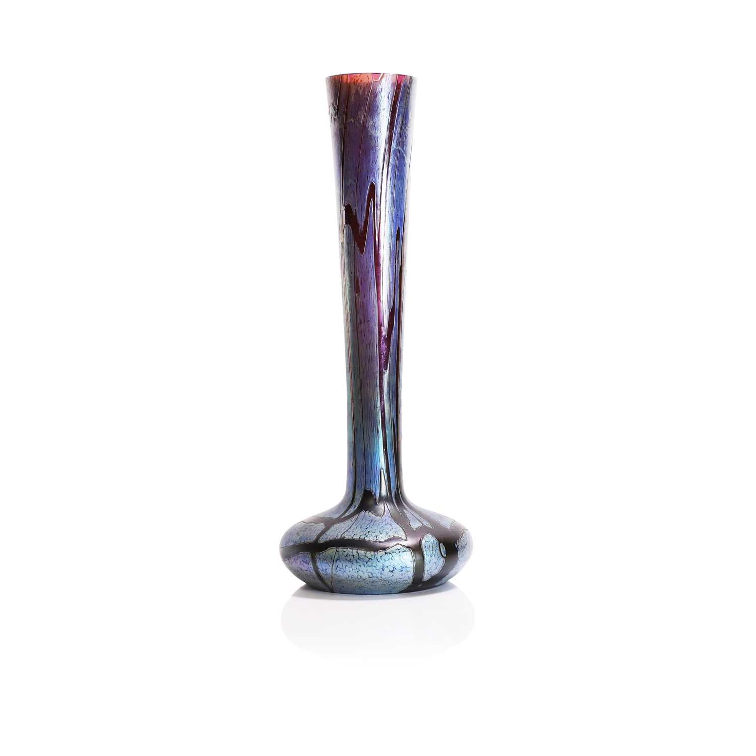 Lot 369 - An iridescent glass 'Pampas' vase