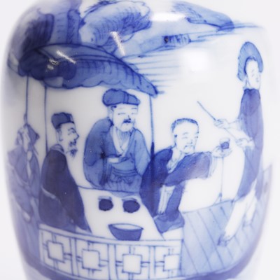 Lot 164 - A Chinese blue and white snuff bottle