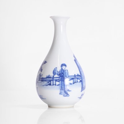 Lot 429 - A Chinese blue and white vase