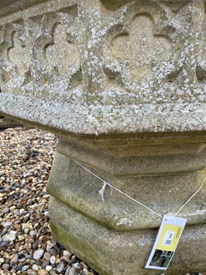 Lot 644 - A large Haddonstone garden urn