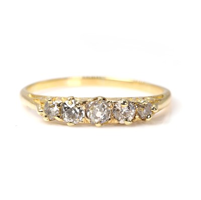 Lot 1131 - A diamond five stone ring