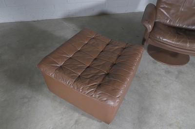 Lot 224 - A Swiss De Sede 'DS50' swivel armchair