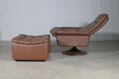 Lot 224 - A Swiss De Sede 'DS50' swivel armchair