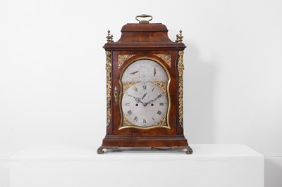 Lot 524 - A George III mahogany bracket clock