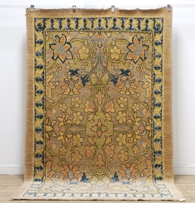 Lot 634 - An Arts and Crafts rug