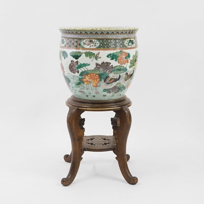 Lot 105 - A Chinese famille verte fishbowl