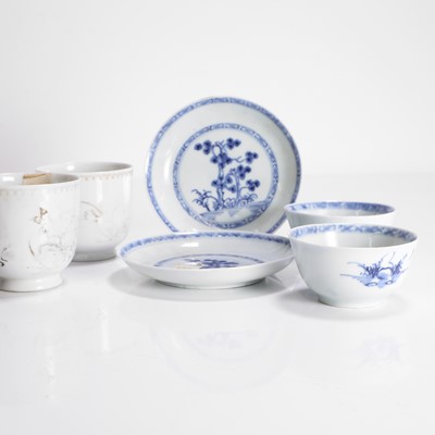 Lot 332 - A collection of six Chinese Nanking Cargo porcelain