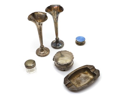 Lot 9 - A group of silver items