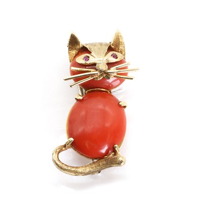 Lot 1074 - An 18ct gold coral and ruby novelty brooch, c1960s