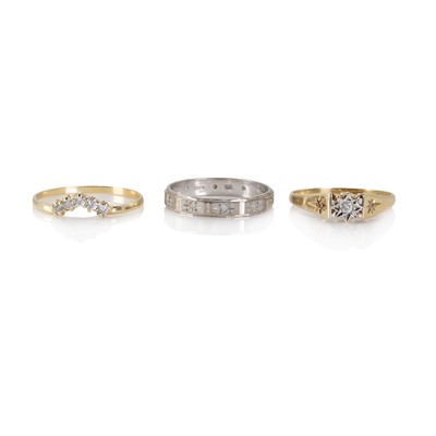 Lot 1328 - A group of three rings