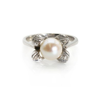 Lot 1194 - An 18ct white gold pearl and diamond ring