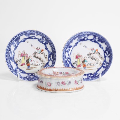 Lot 372 - A Chinese export famille rose salt