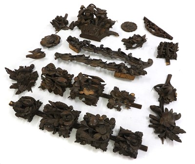 Lot 502 - A quantity of wood carvings