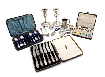 Lot 61 - A collection of silver items