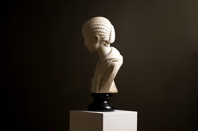 Lot 280 - A carved marble bust of Plautilla
