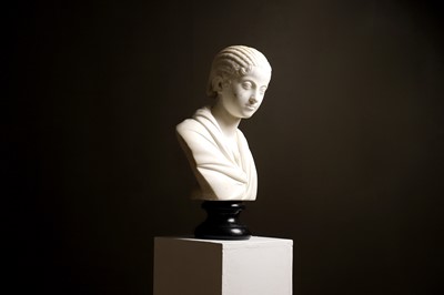 Lot 280 - A carved marble bust of Plautilla