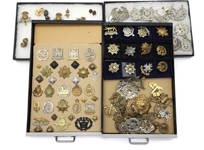 Lot 560 - A collection of British cap badges