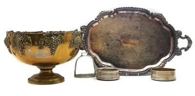 Lot 81 - A collection of silver and plated items