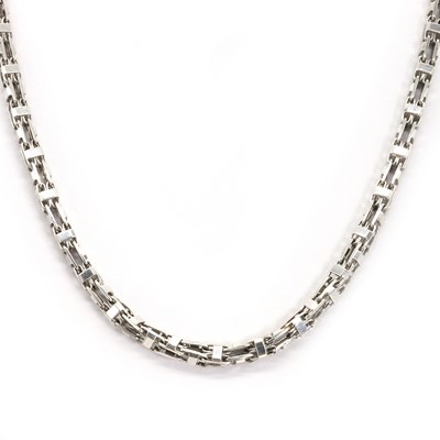 Lot 1107 - A 9ct white gold link chain