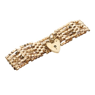 Lot 1404 - A 9ct gold gate bracelet