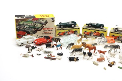 Lot 529 - A collection of Airfix models