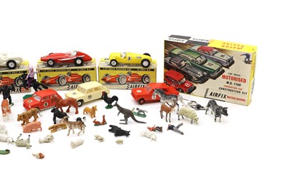 Lot 529 - A collection of Airfix models