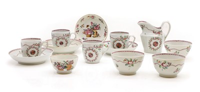 Lot 339 - A collection of Chinese export porcelain items