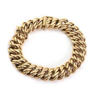 Lot 1247 - A 9ct gold fancy link bracelet