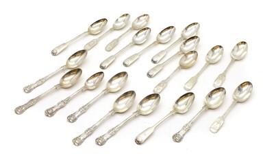 Lot 33 - A collection of silver teaspoons