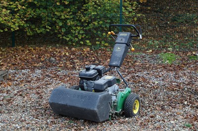 Lot 774 - A John Deere 220A golf green mower