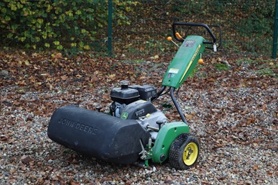 Lot 773 - A John Deere 260C golf green mower