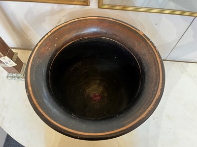 Lot 379 - An Attic red-figured terracotta bell krater